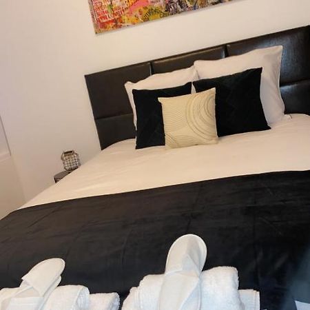 L'AppartE Black Superbe Appartement Pop ! Besancon Ngoại thất bức ảnh