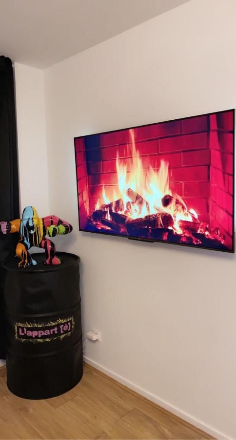 L'AppartE Black Superbe Appartement Pop ! Besancon Ngoại thất bức ảnh