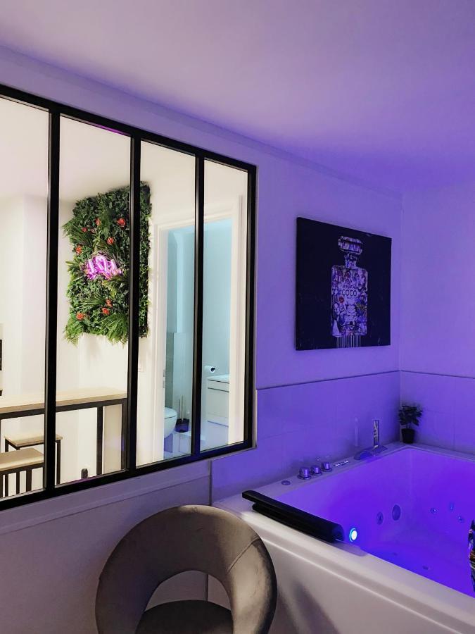 L'AppartE Black Superbe Appartement Pop ! Besancon Ngoại thất bức ảnh