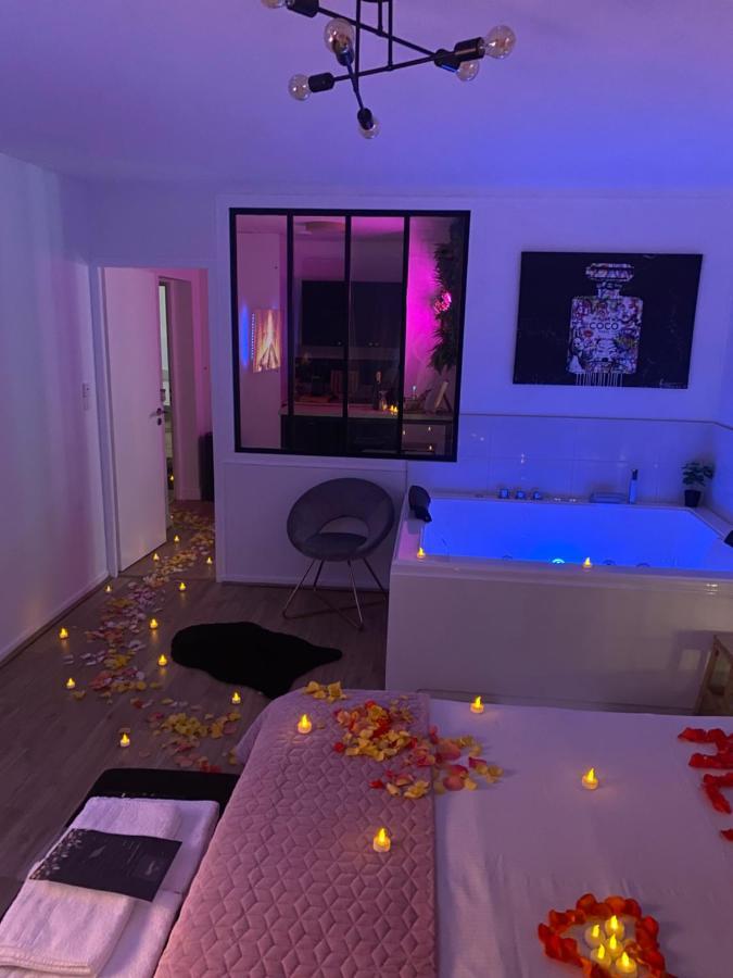 L'AppartE Black Superbe Appartement Pop ! Besancon Ngoại thất bức ảnh